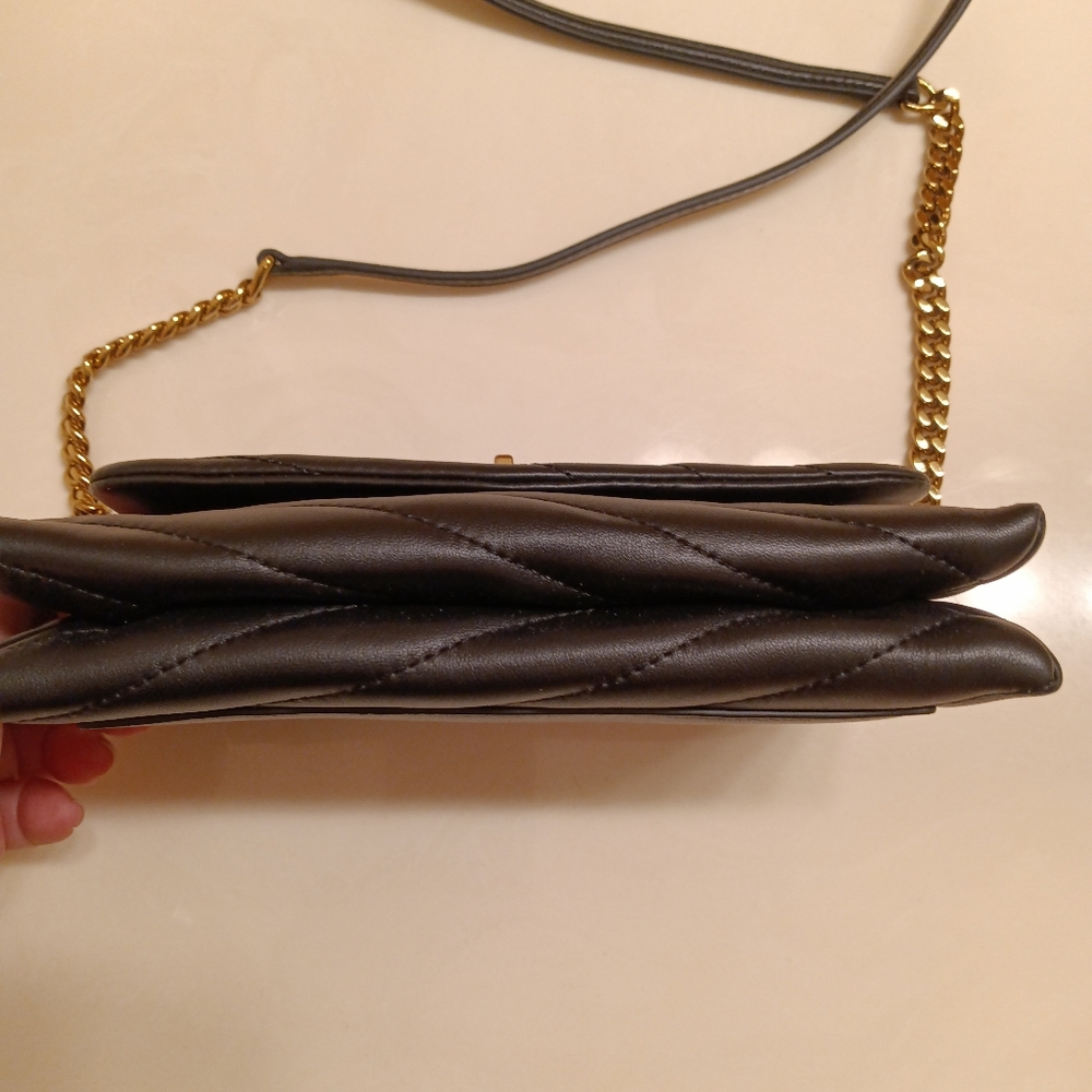 Tory Burch designer mini bags Kira Chevron Chain Wallet in Black mainTory Burch - Picture 12 of 13